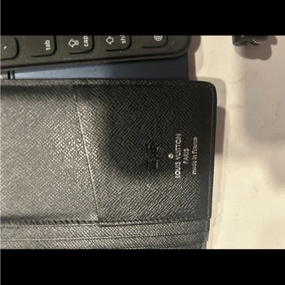 Louis Vuitton Damier Bi-fold - Picture 2 of 9